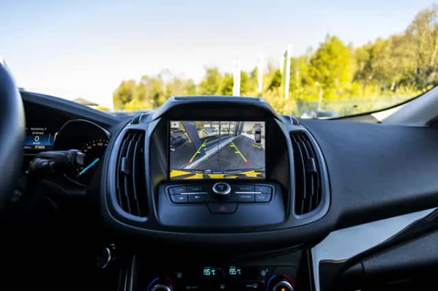 Ford Kuga (2017) thumbnail 38