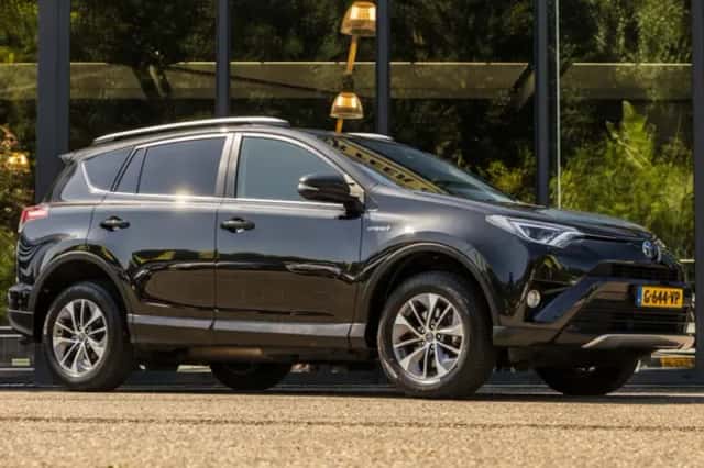 Toyota RAV4 (2019) thumbnail 2