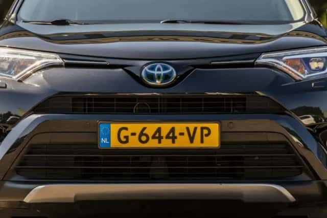 Toyota RAV4 (2019) thumbnail 4