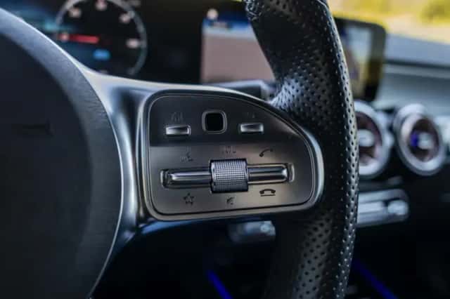 Mercedes-Benz EQB (2022) thumbnail 28