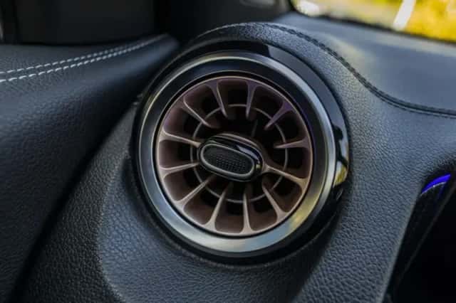 Mercedes-Benz EQB (2022) thumbnail 35