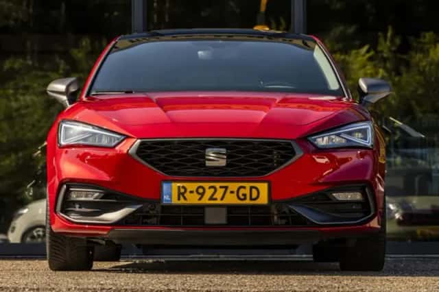 SEAT Leon (2021) thumbnail 3