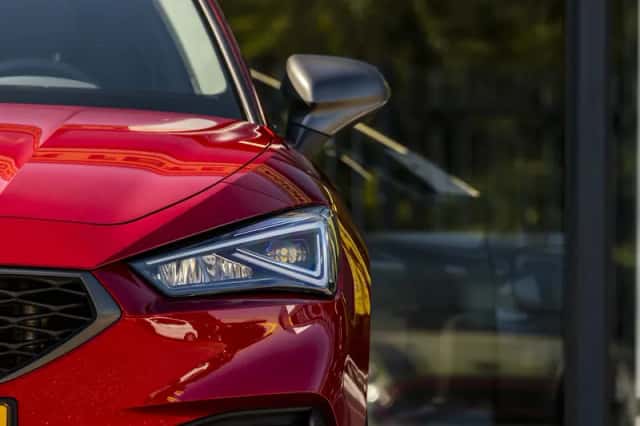 SEAT Leon (2021) thumbnail 4