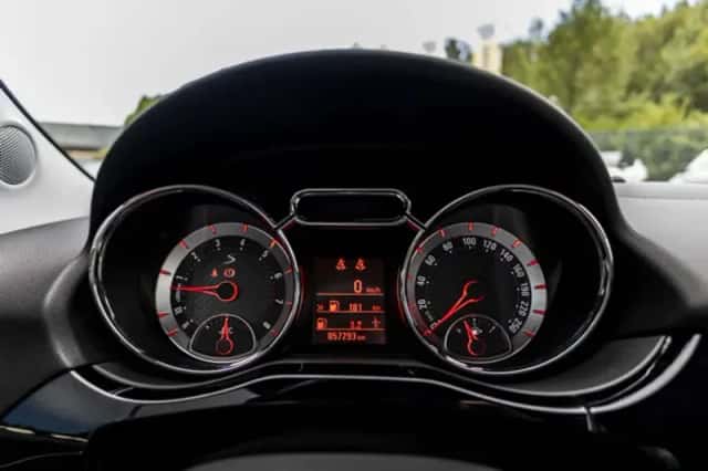 Opel Adam (2016) thumbnail 29