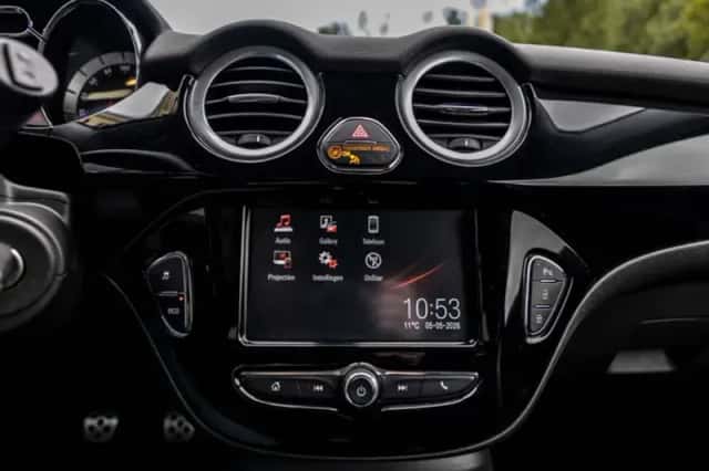 Opel Adam (2016) thumbnail 30