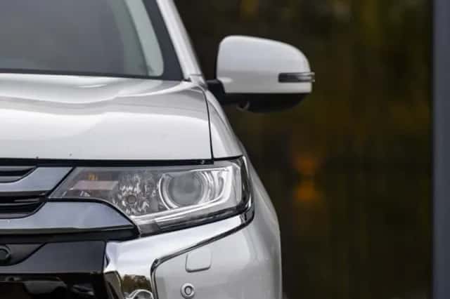 Mitsubishi Outlander (2015) thumbnail 5