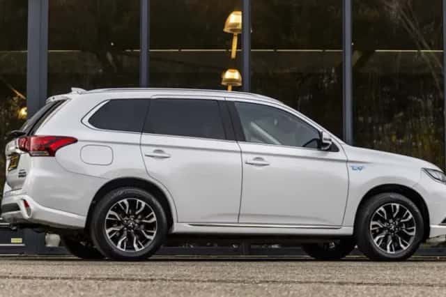 Mitsubishi Outlander (2015) thumbnail 6