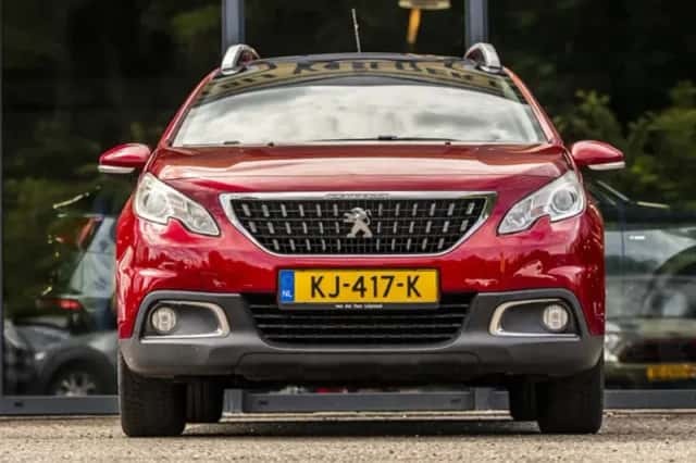 Peugeot 2008 (2016) thumbnail 3
