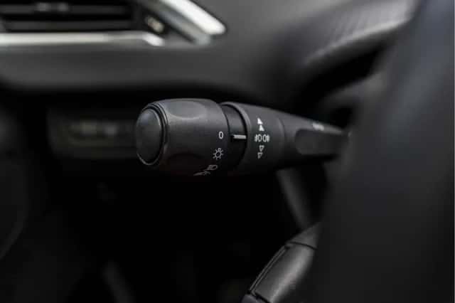 Peugeot 2008 (2016) thumbnail 29
