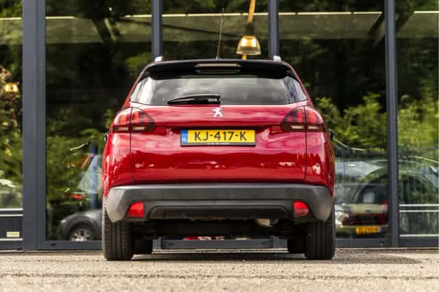 Peugeot 2008 (2016) thumbnail 6