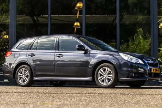 Subaru Legacy (2014) thumbnail 2