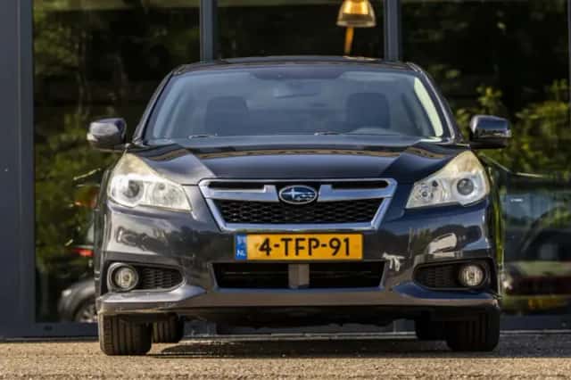 Subaru Legacy (2014) thumbnail 3