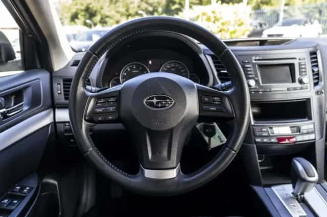 Subaru Legacy (2014) thumbnail 21