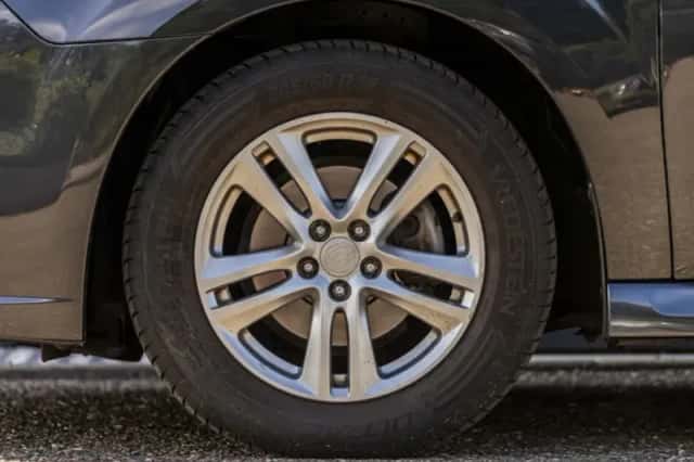 Subaru Legacy (2014) thumbnail 10
