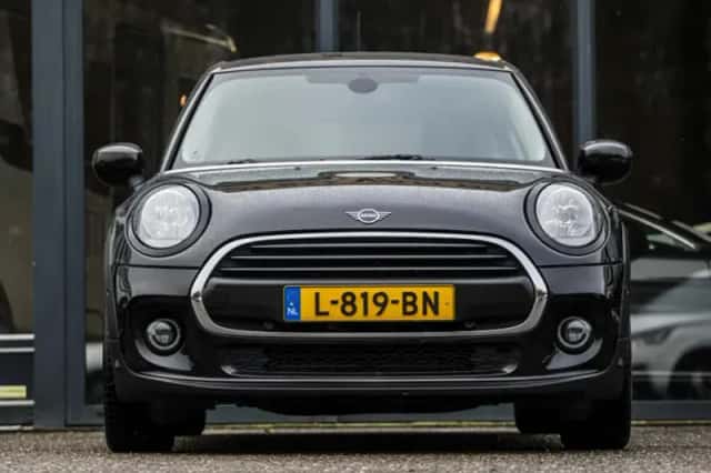 MINI One (2021) thumbnail 3