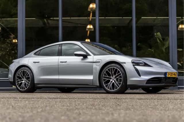 Porsche Taycan (2022) thumbnail 1