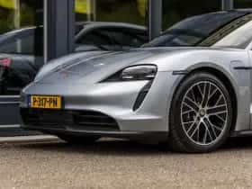 Porsche Taycan (2022) thumbnail 12