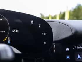 Porsche Taycan (2022) thumbnail 48