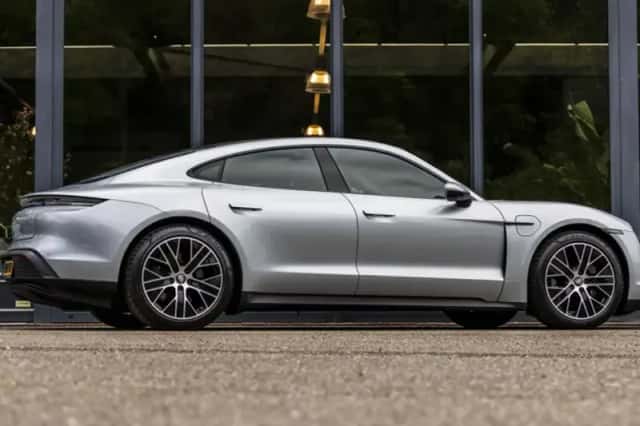 Porsche Taycan (2022) thumbnail 6