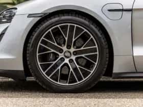Porsche Taycan (2022) thumbnail 10