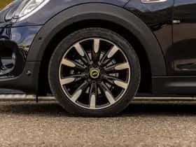 MINI Electric (2019) thumbnail 4