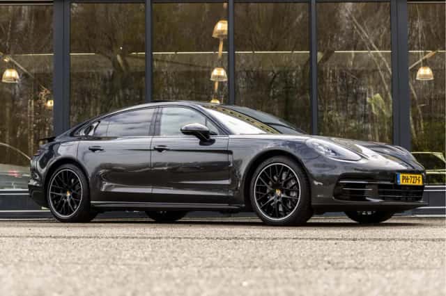 Porsche Panamera (2017) thumbnail 1