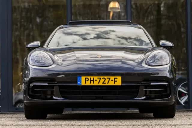 Porsche Panamera (2017) thumbnail 3