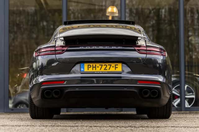 Porsche Panamera (2017) thumbnail 6