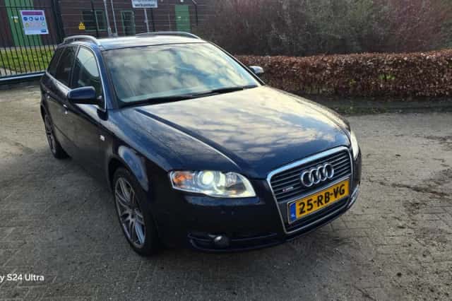 Audi A4 (2005) thumbnail 2