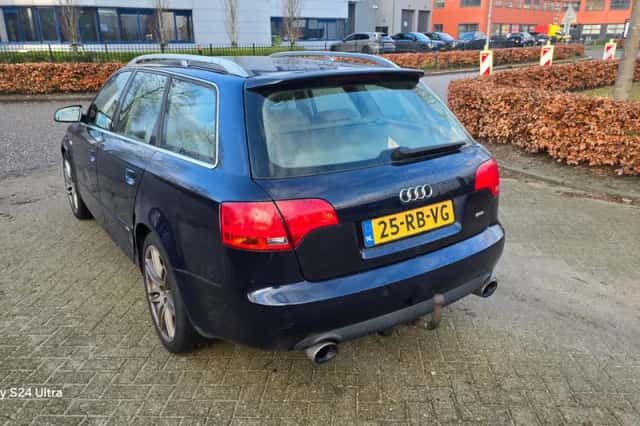 Audi A4 (2005) thumbnail 3