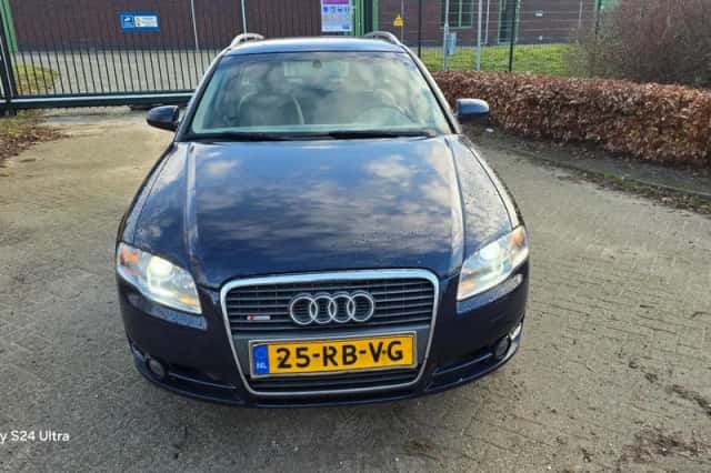 Audi A4 (2005) thumbnail 6