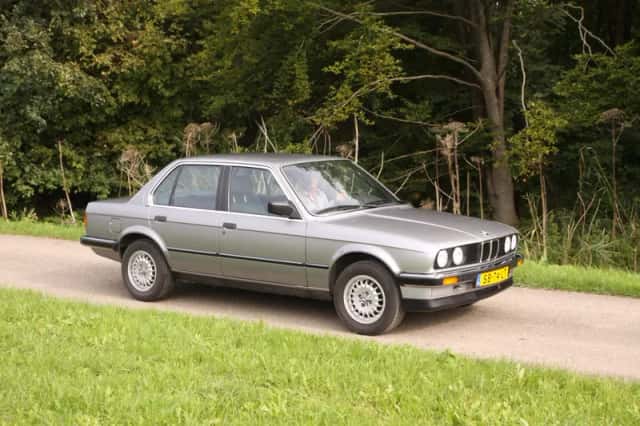 BMW 3-Serie (1987) thumbnail 1
