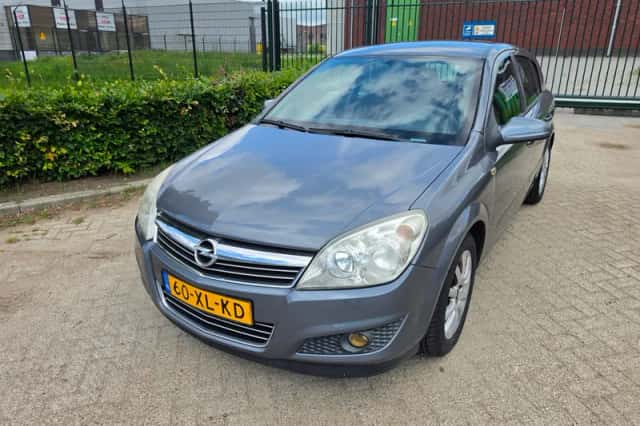 Opel Astra (2007) thumbnail 1