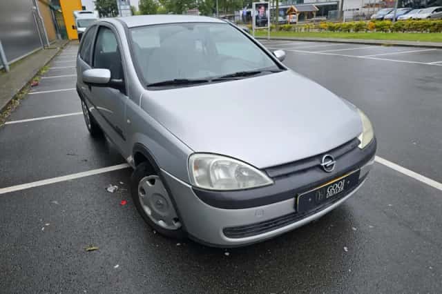 Opel Corsa (2001) thumbnail 2