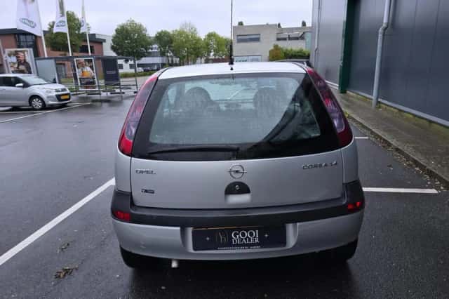 Opel Corsa (2001) thumbnail 5
