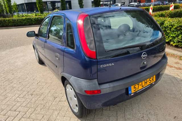 Opel Corsa (2003) thumbnail 3