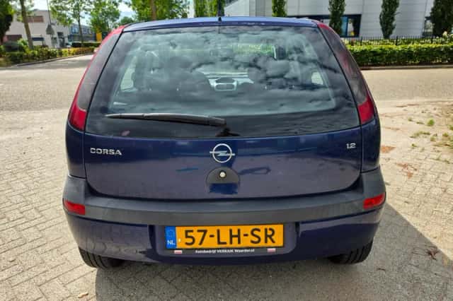 Opel Corsa (2003) thumbnail 5