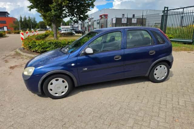 Opel Corsa (2003) thumbnail 6