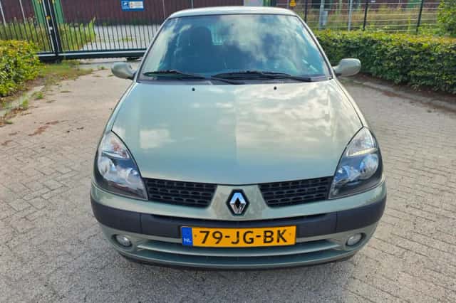 Renault Clio (2002) thumbnail 4