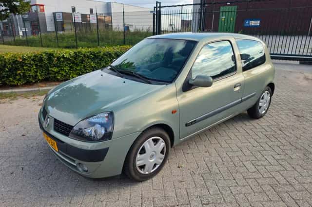 Renault Clio (2002) thumbnail 6