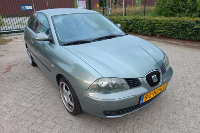 SEAT Ibiza (2003) thumbnail 2