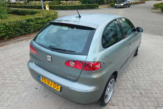 SEAT Ibiza (2003) thumbnail 4