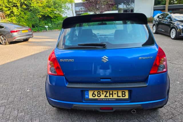 Suzuki Swift (2008) thumbnail 6