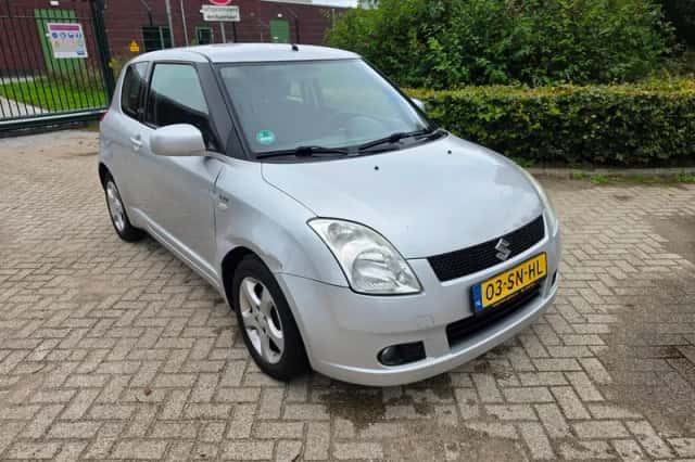 Suzuki Swift (2006) thumbnail 2