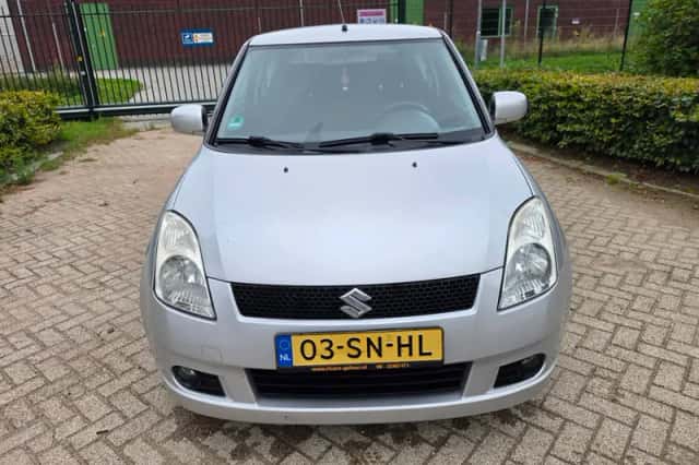 Suzuki Swift (2006) thumbnail 6