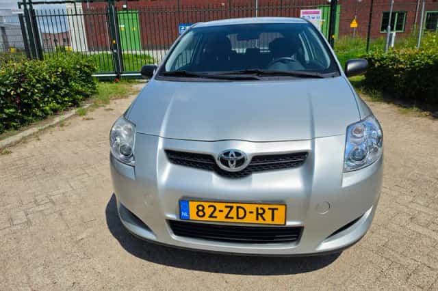 Toyota Auris (2008) thumbnail 4