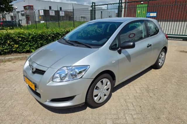 Toyota Auris (2008) thumbnail 6