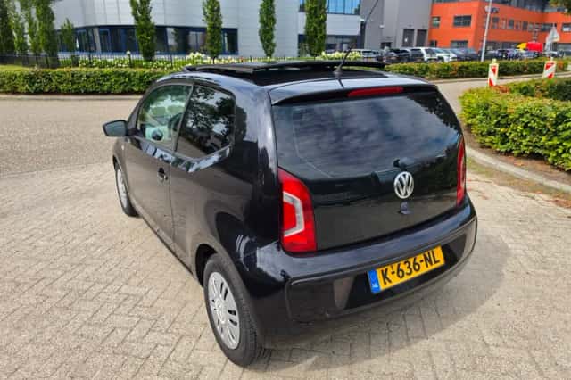 Volkswagen Up! (2012) thumbnail 2