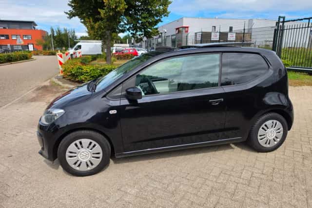 Volkswagen Up! (2012) thumbnail 6