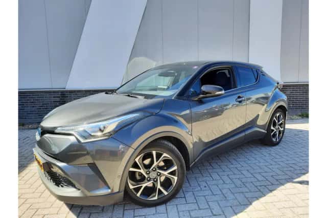 Toyota C-HR (2018) thumbnail 1